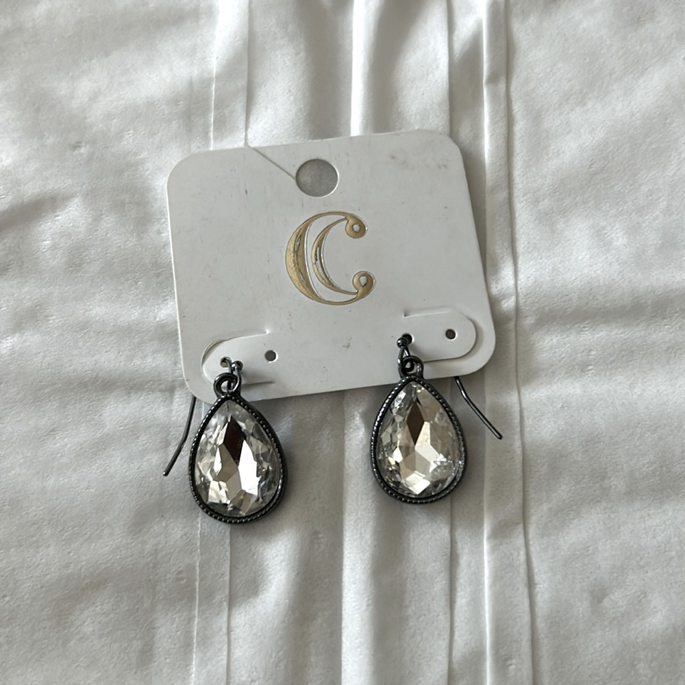Teardrop black gunmetal earrings. Never worn w/tag.